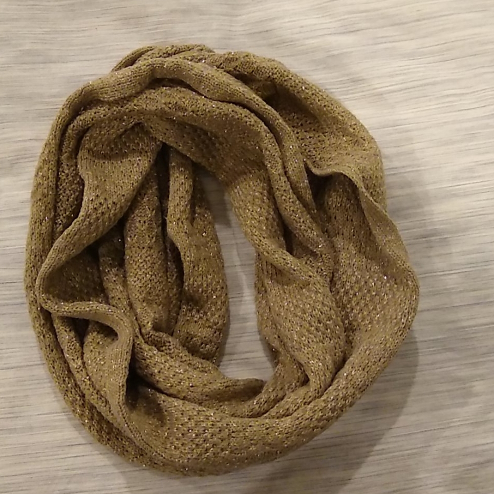Infinity scarf